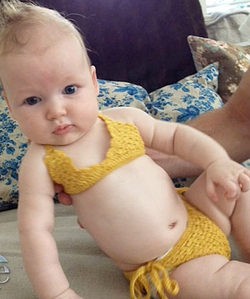 Jessica Simpson muestra una tierna fotografía de su hija Maxwell Drew en bikini