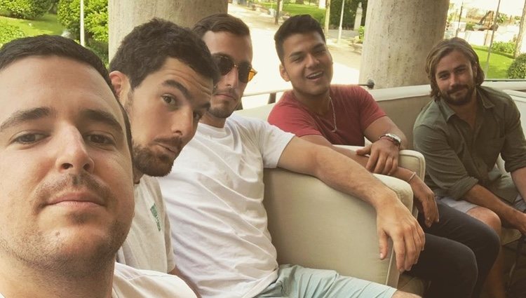 Álex Lequio con sus amigos en Roma/ Foto: Instagram