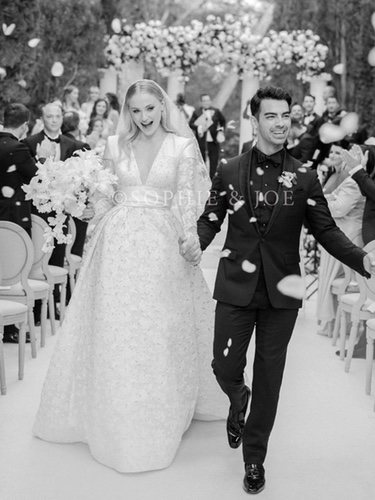 Joe Jonas y Sophie Turner en la foto de su boda