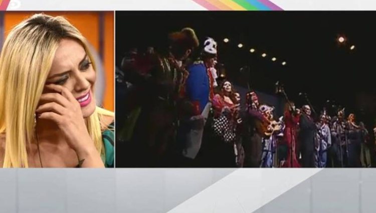 Merche llora viendo un vídeo de su padre cantando junto a ella |Telecinco