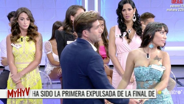 Efrén Reyero despidiéndose de Ana Belén | Foto: Cuatro.com