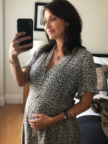 Natalie Imbruglia anunciando su embarazo | Foto: Instagram