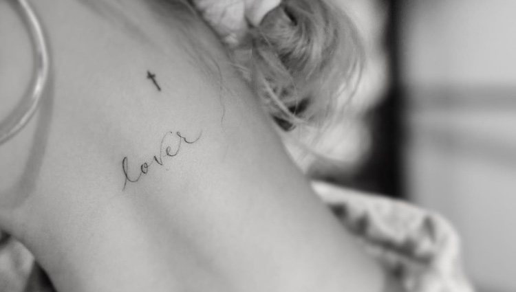 El nuevo tatuaje de Hailey Baldwin | Instagram