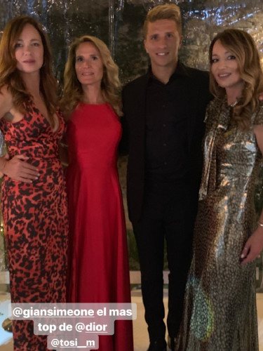 Ana Antic junto al hijo de Simeone y otras invitadas/Foto:Instagram