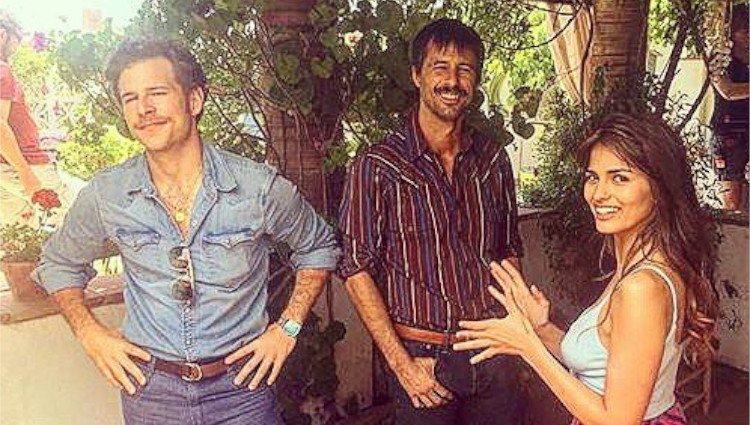 Hugo Silva, Álvaro Cervantes y Sara Sálamo en el rodaje de 'Brigada Costa del Sol'/Foto:Instagram