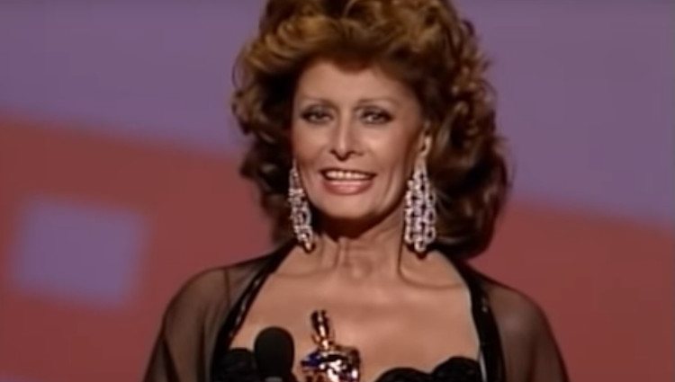 Sophia Loren durante su discurso de agradecimiento tras recoger el Oscar honorífico en 1991/Foto:Youtube