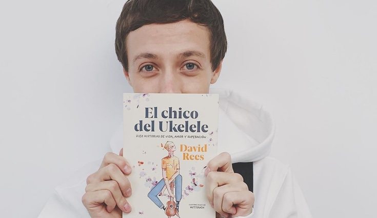 David Rees con su primer libro, 'El chico del ukelele' / Foto: Instagram