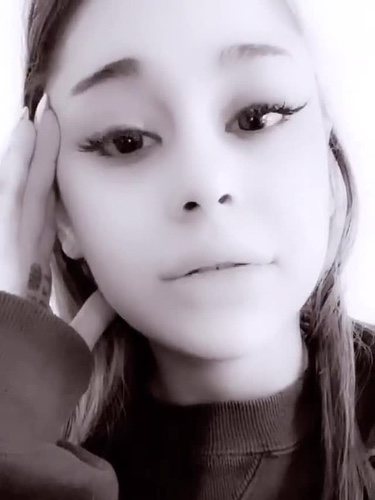 Ariana Grande contando sus problemas de salud/ Fuente:Instagram