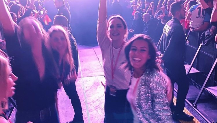 Tamara Falcó y Ana Boyer en el concierto de Enrique Iglesias en Madrid/ Foto: Instagram