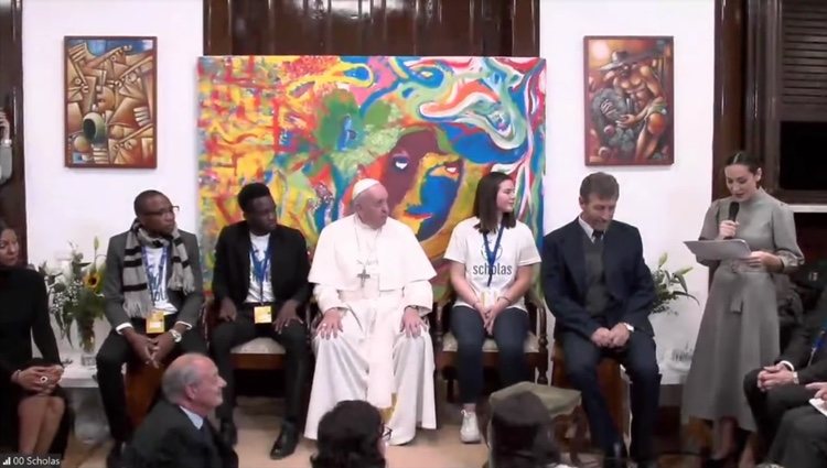 Tamara Falcó dando un discurso frente al Papa Francisco | Foto: Youtube