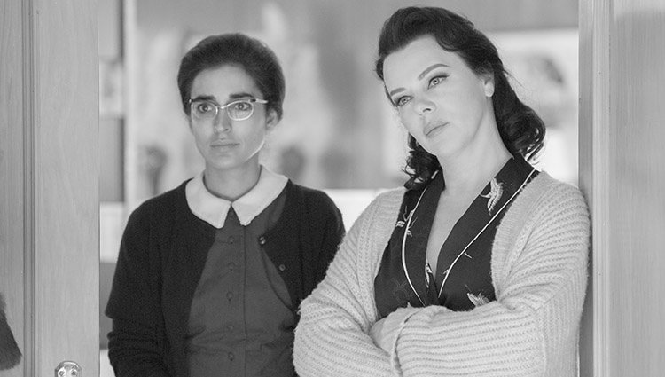 Ana Mari (Inma Cuesta) y Ava Gardner (Debi Mazar) en 'Arde Madrid'