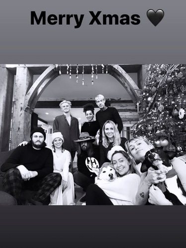 Miley Cyrus y Cody Simpson juntos en Navidad/Instagram
