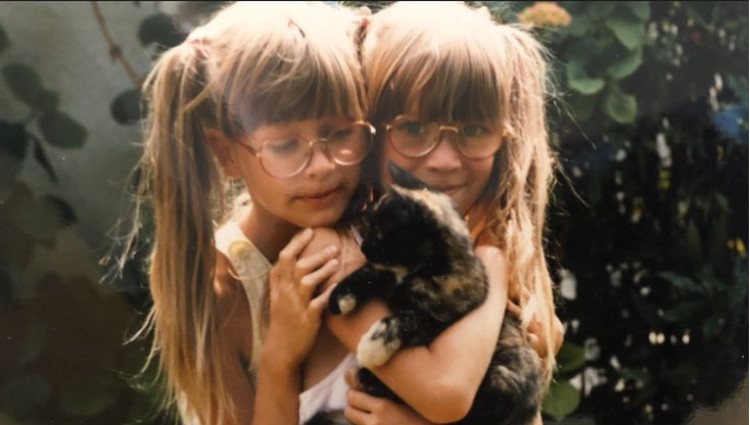 Las hermanas Kimpel cuando eran pequeñas/Foto:Instagram