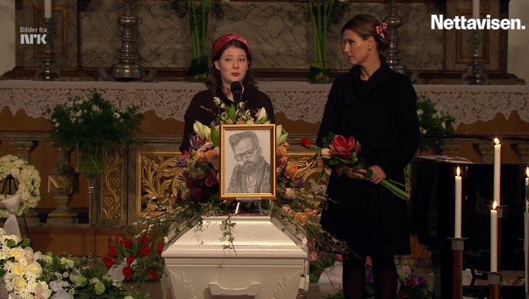 Maud Benh durante su intervención en el funeral de su padre