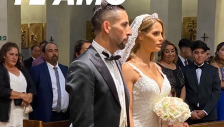 Gala Caldirola y Mauricio Isla en su boda religiosa/ Foto: Instagram