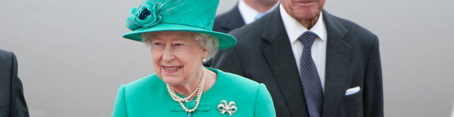 La Reina Isabel II aterriza en Irlanda en una visita histórica