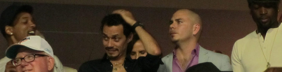 Marc Anthony, Will Smith y Taylor Lautner disfrutan de un partido de fútbol americano en Miami