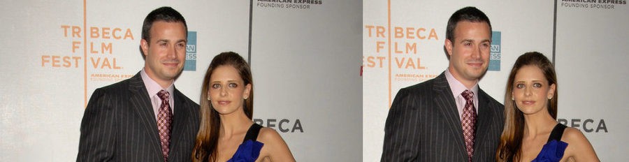 La protagonista de 'Ringer' Sarah Michelle Gellar y su marido Freddie Prinze Jr. han sido padres de un niño