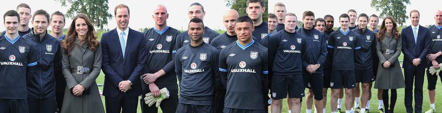 Los Duques de Cambridge visitan a la selección inglesa de fútbol e inauguran un nuevo centro deportivo
