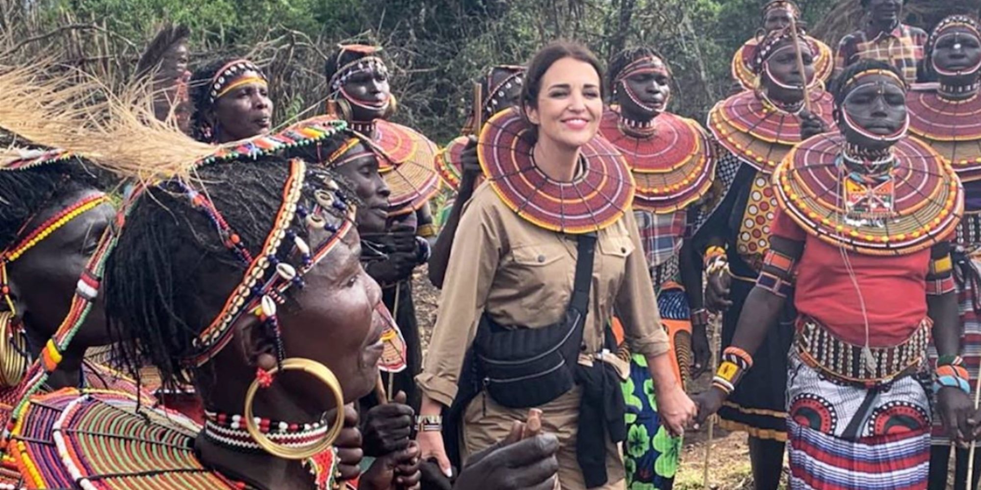 Paula Echevarría, muy criticada por ir maquillada en su viaje a Kenia mientras graba 'Planeta Calleja'