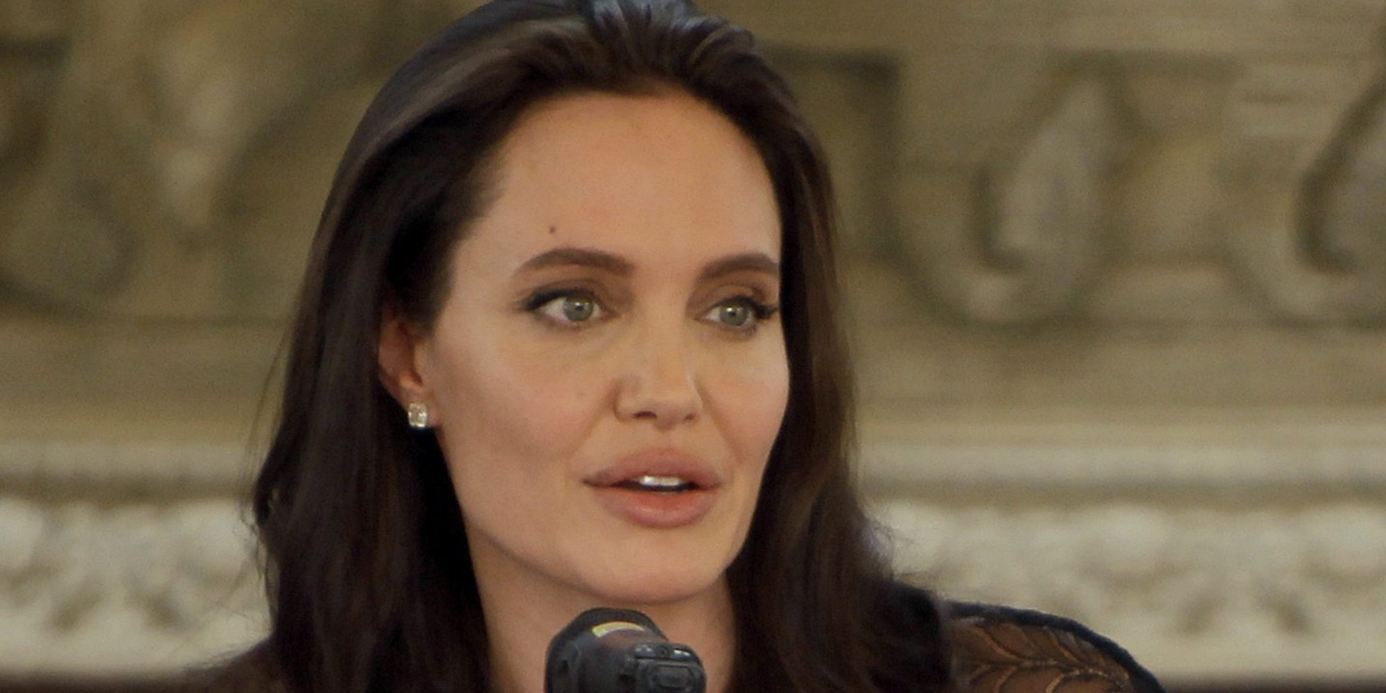 Angelina Jolie revela que dos de sus hijas han tenido que ser operadas