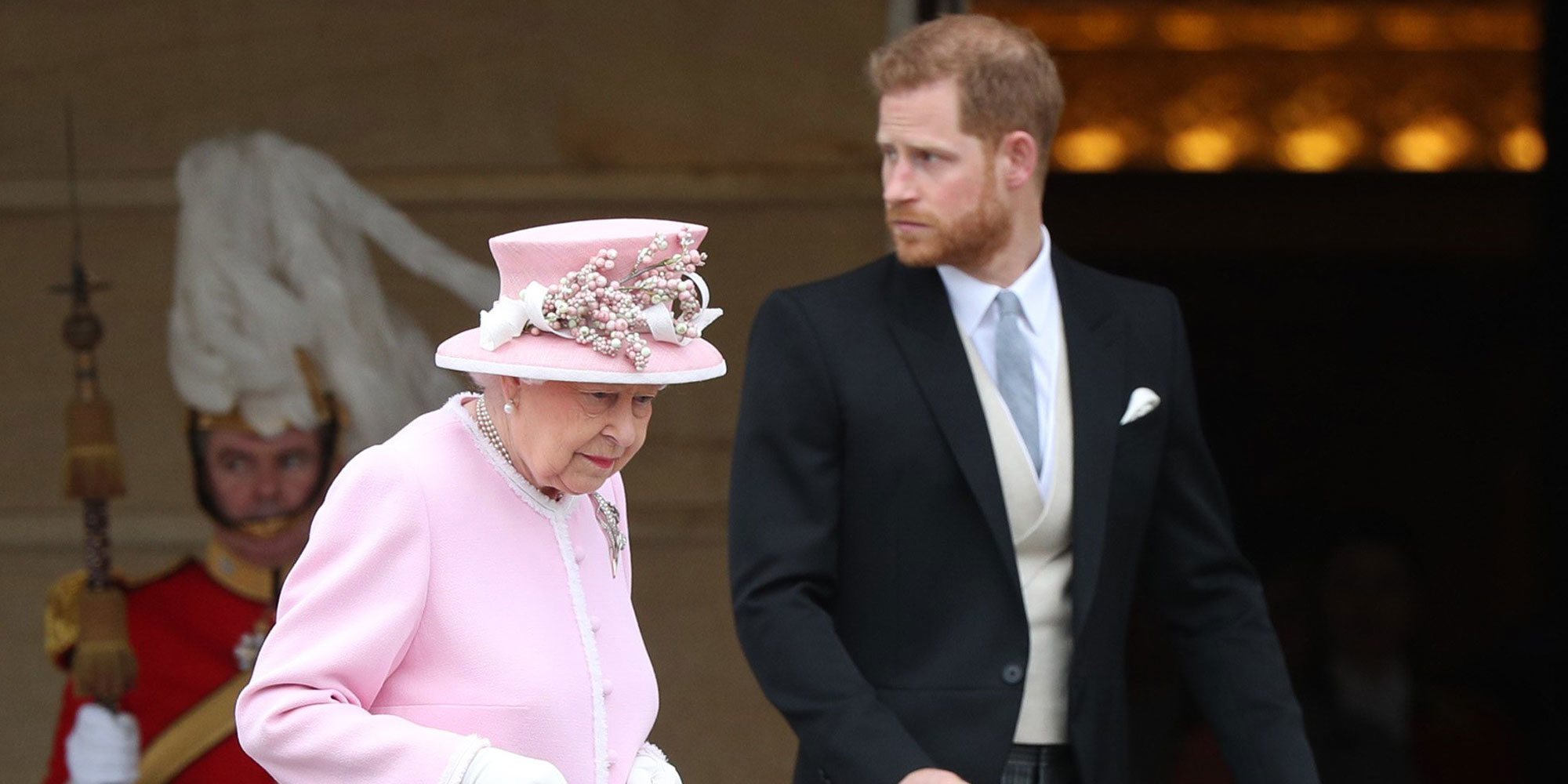 El motivo por el que la Reina Isabel echó la bronca al Príncipe Harry antes de su boda con Meghan Markle