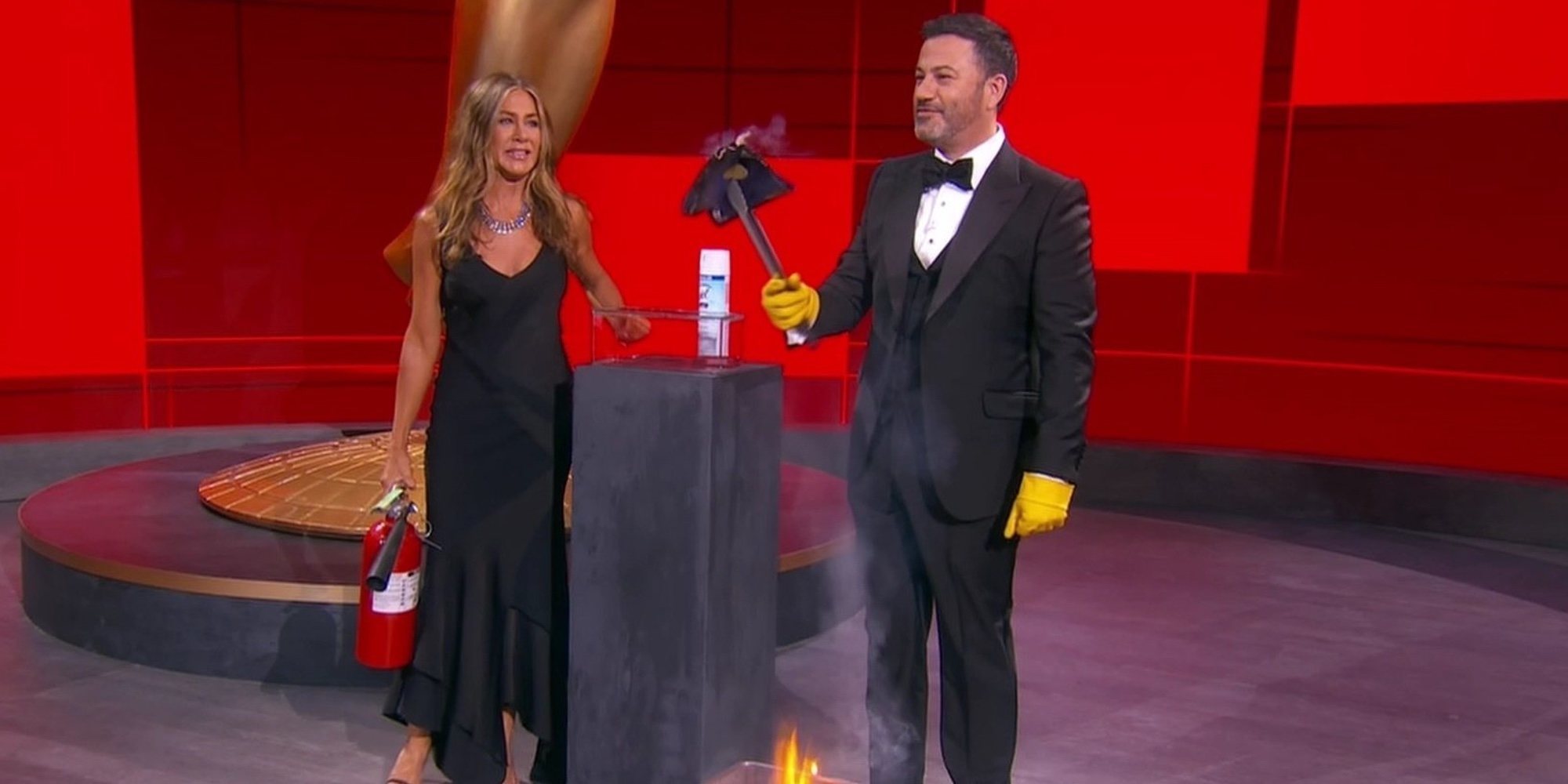 Así han sido los Emmy 2020 telemáticos: del incendio de Jennifer Aniston y Jimmy Kimmel al PCR de Jason Sudeikis
