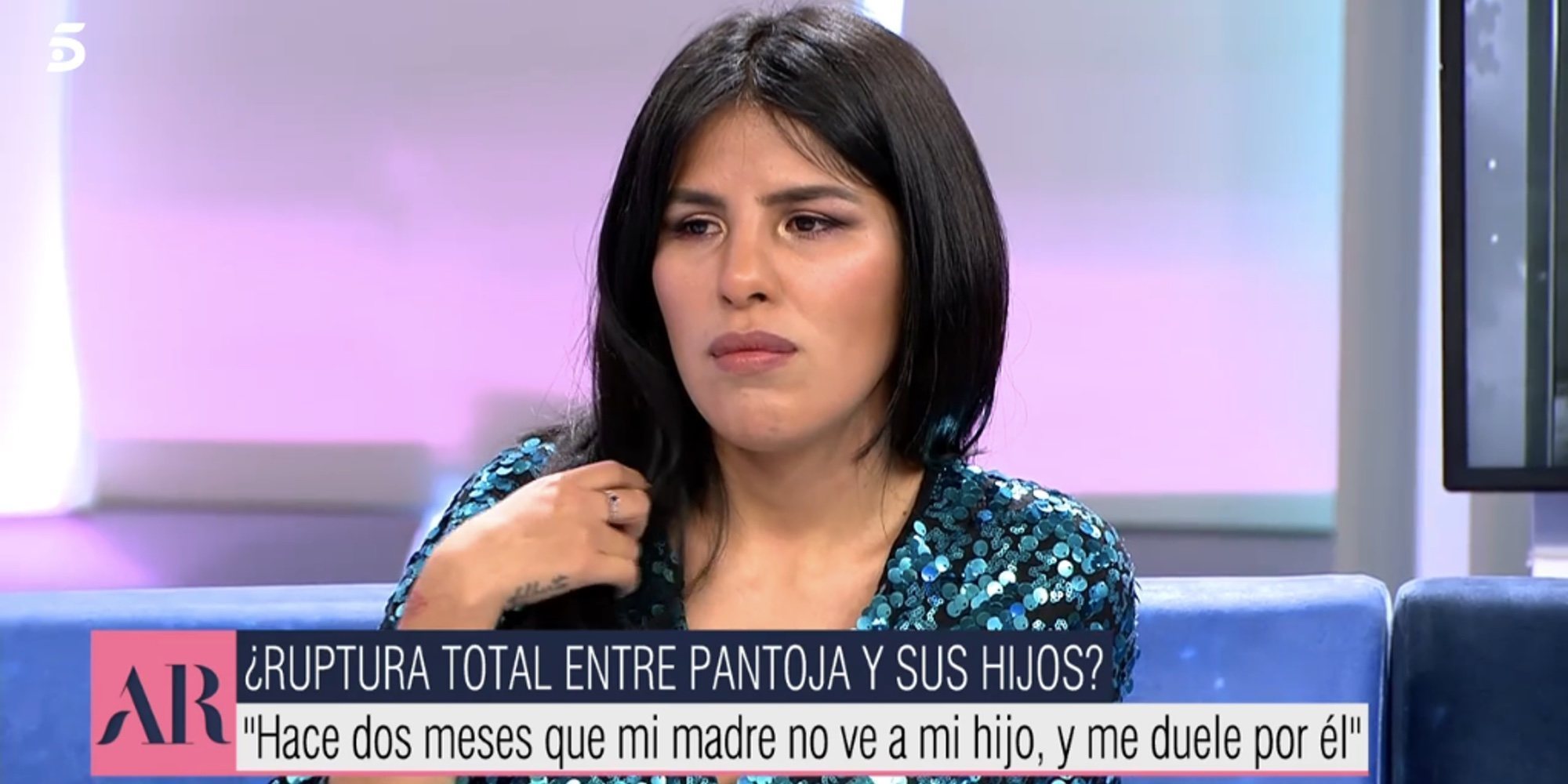 Isa Pantoja, al borde de las lágrimas: "Me molesta que le salpique a mi hijo. Echa de menos a su abuela"