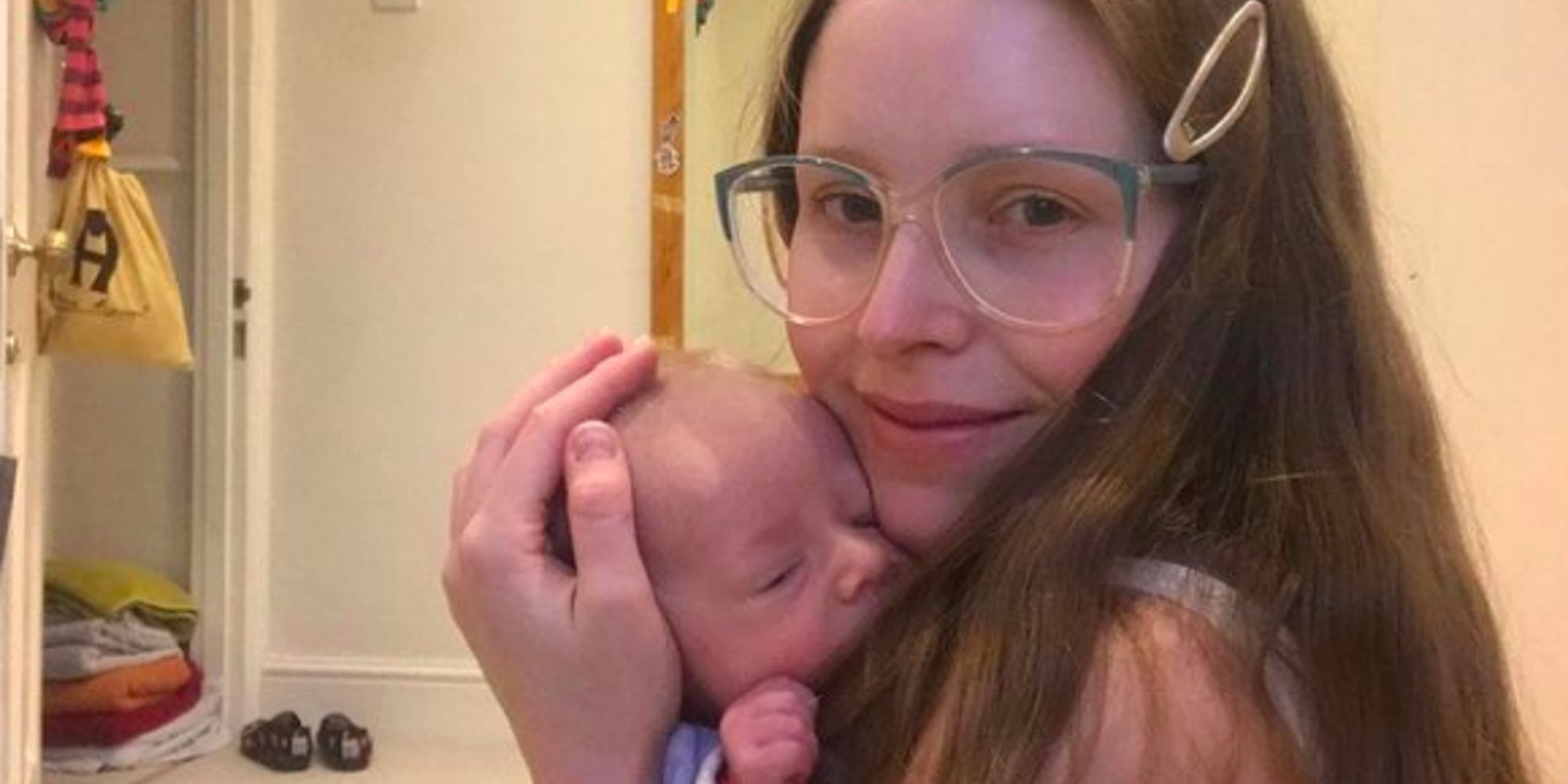El hijo recién nacido de Jessie Cave ('Harry Potter') recibe el alta hospitalaria tras dar positivo en coronavirus