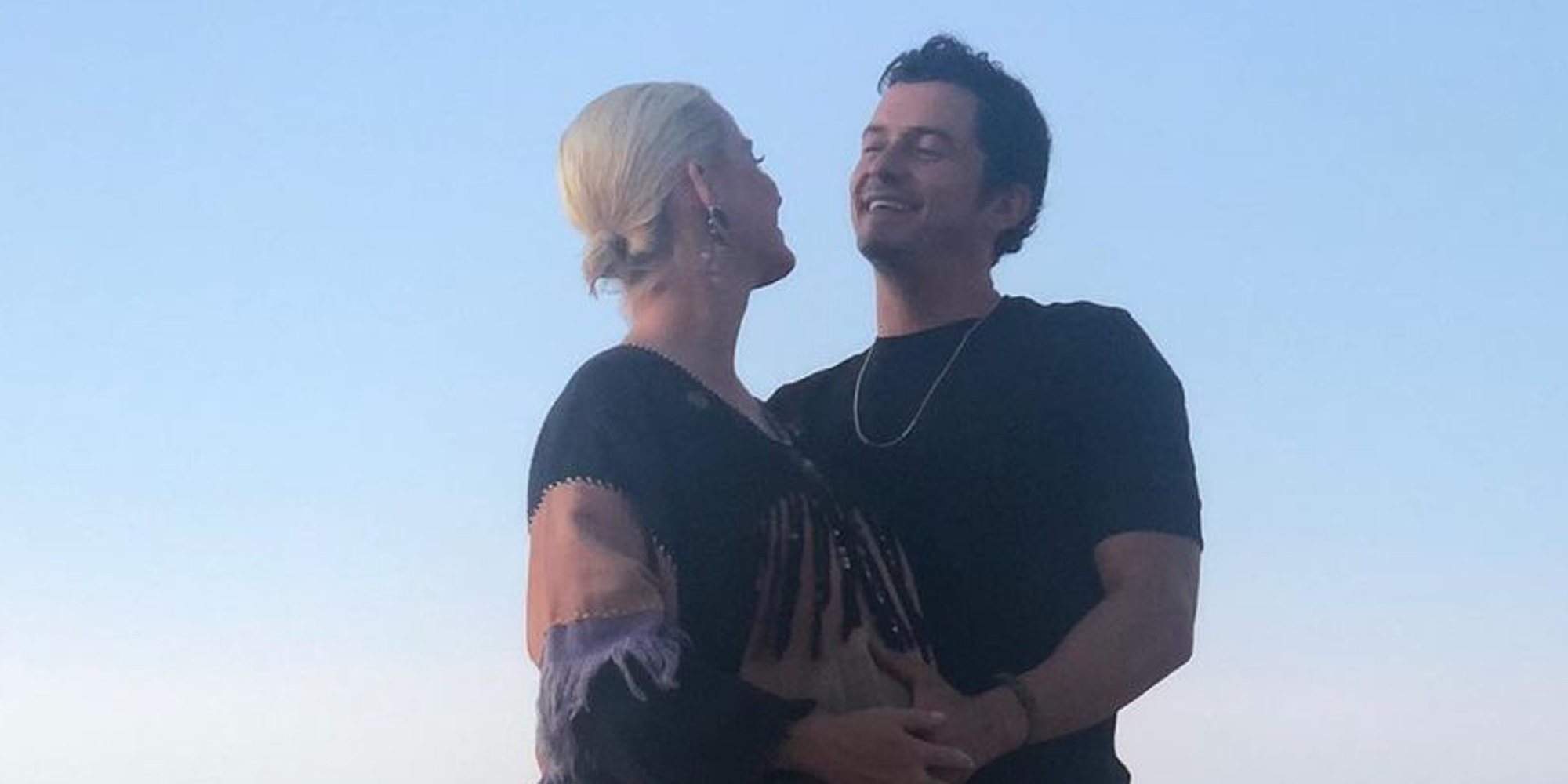 Katy Perry felicita a Orlando Bloom compartiendo sus fotos más personales juntos