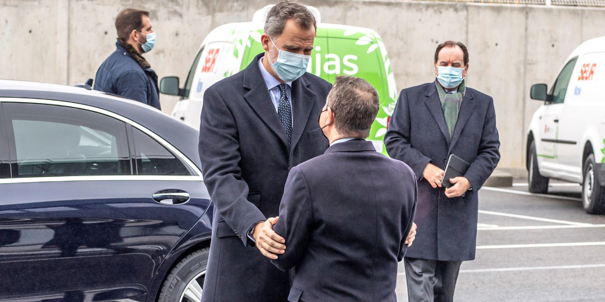 El gesto del Rey Felipe con Emiliano García-Page, Presidente de Castilla-La Mancha, en su visita a Illescas