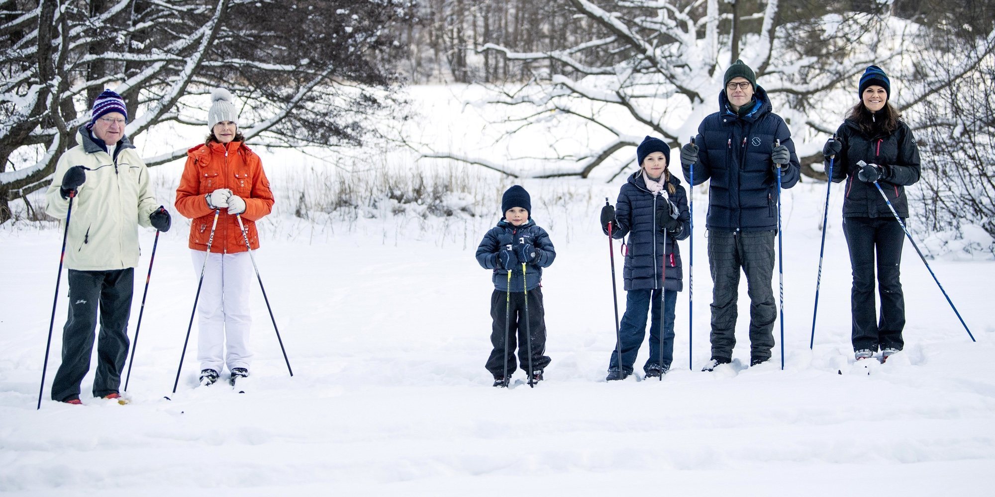 El día en la nieve de los Reyes Carlos Gustavo y Silvia y los Príncipes Victoria, Daniel, Estela y Oscar de Suecia