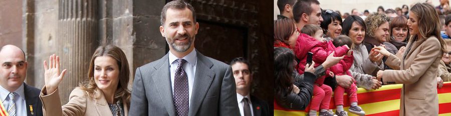 Los Príncipes Felipe y Letizia se dan un baño de masas durante su visita a Alcañiz