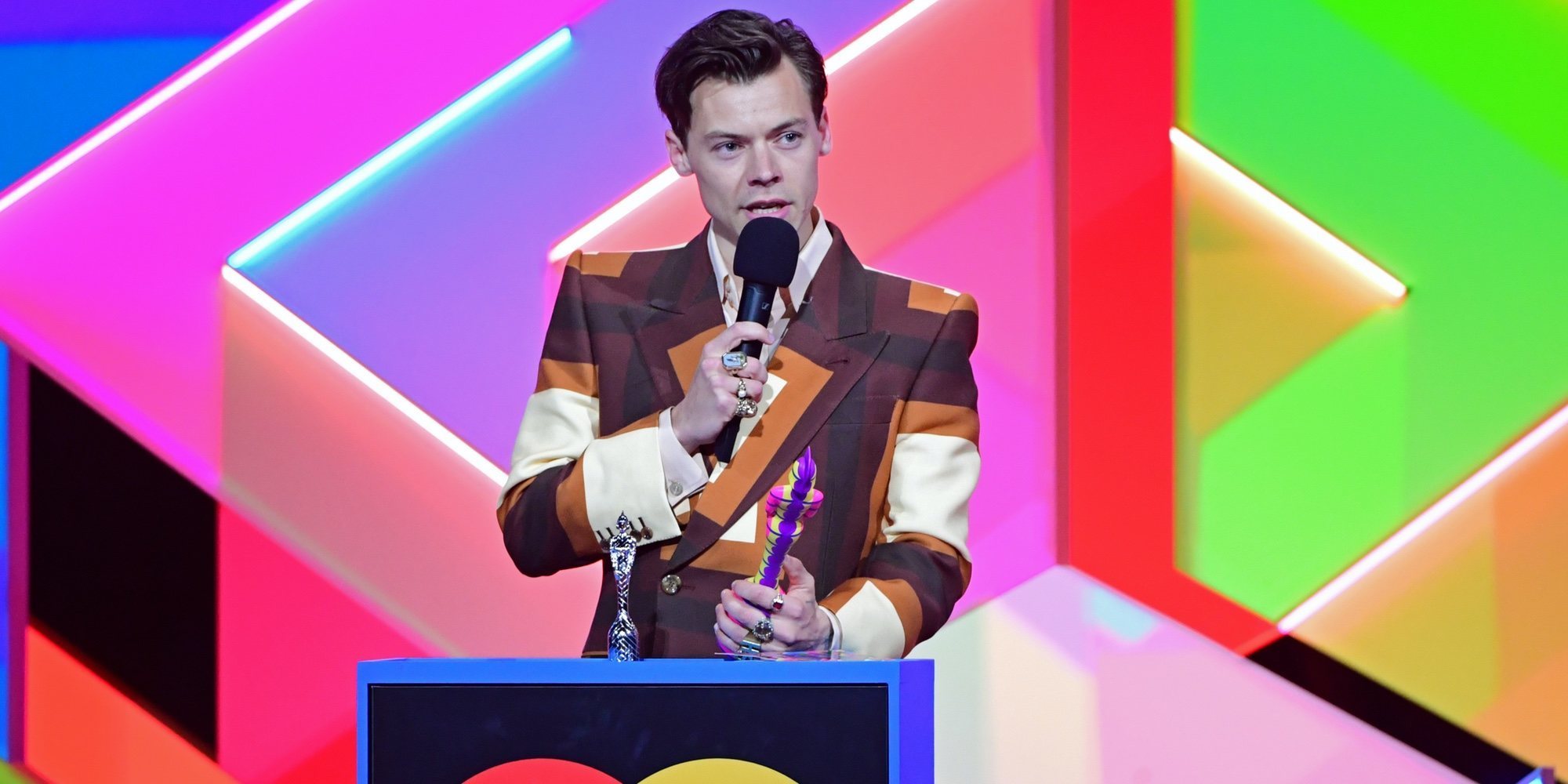 El acento americano de Harry Styles al recoger su premio, la anécdota de los Brit Awards 2021
