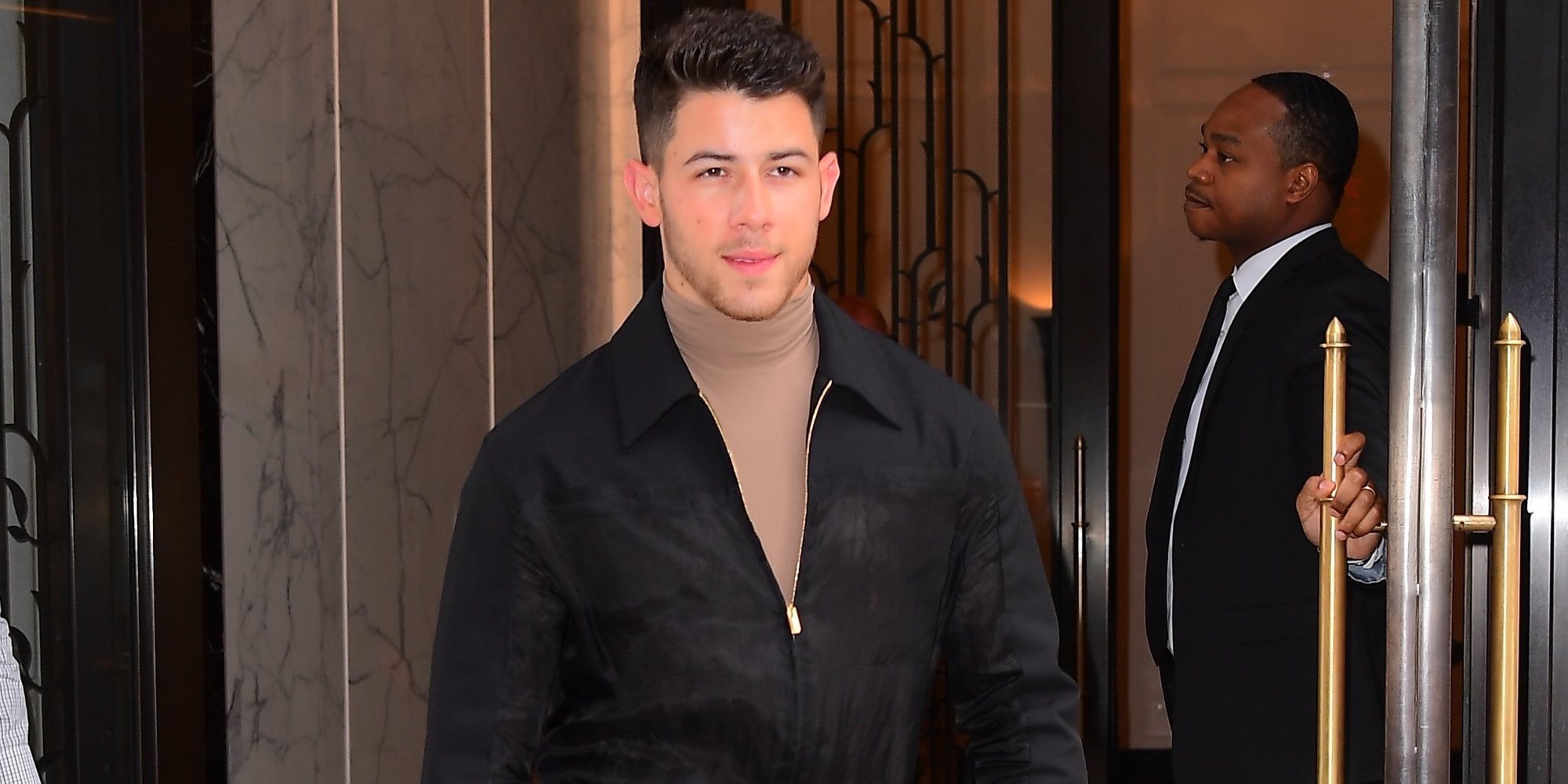 Nick Jonas ha tenido que ser hospitalizado tras sufrir un accidente mientras trabajaba