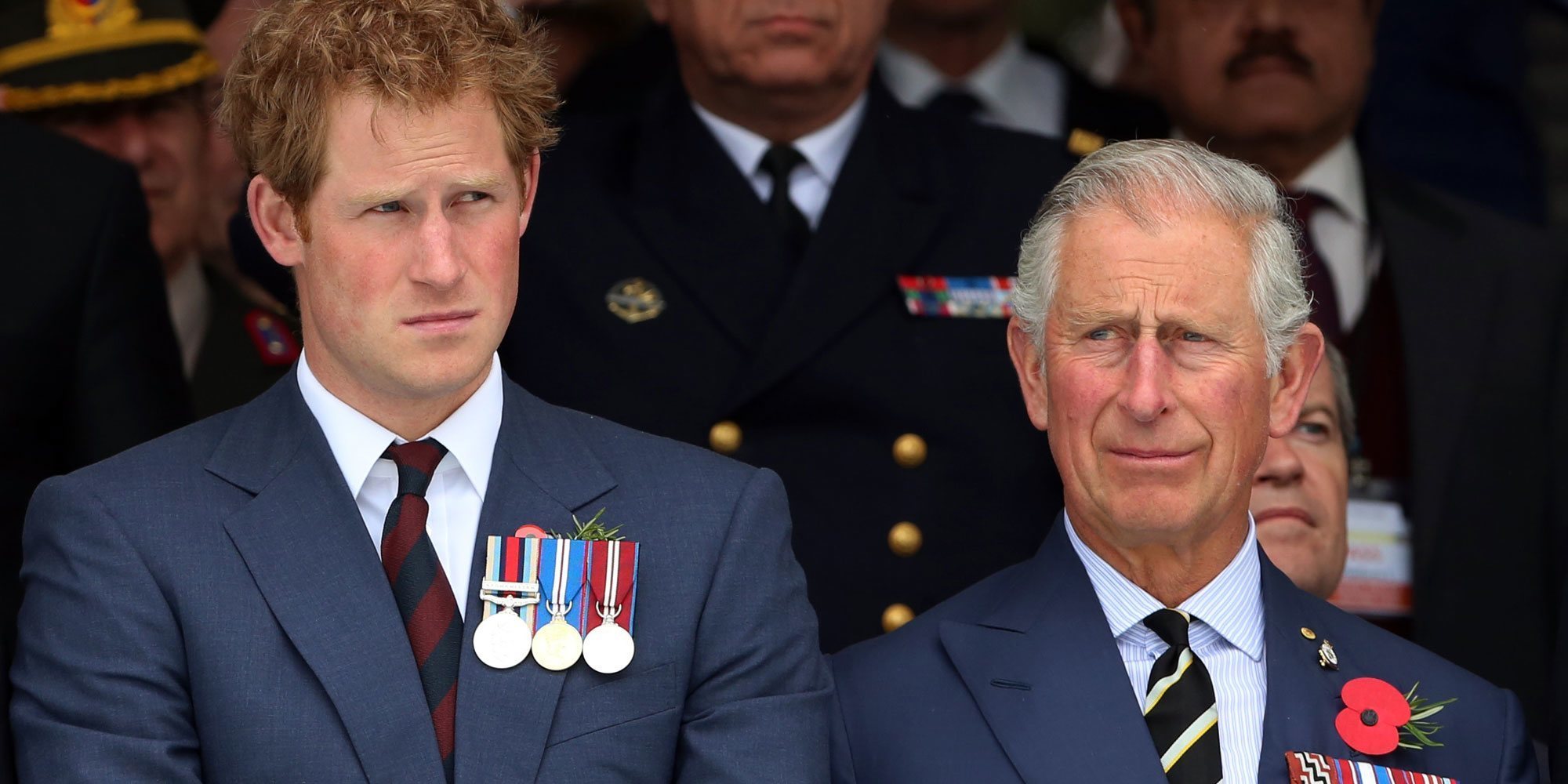 El dardo del Príncipe Harry al Príncipe Carlos: sufrimiento y reproches por su forma de educarle