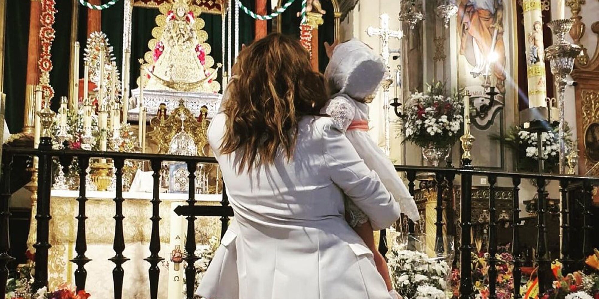 Toñi Moreno celebra el bautizo de su hija Lola en un lugar muy especial