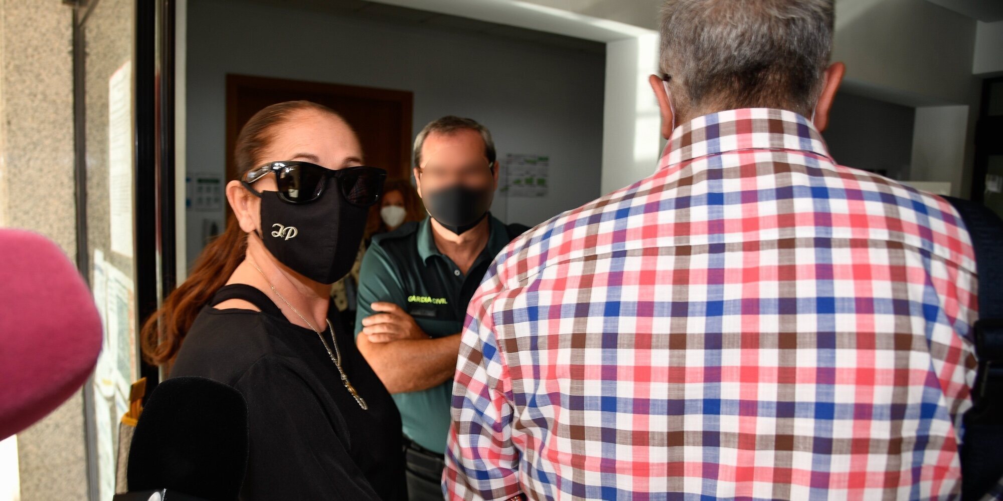 El triste motivo por el que Isabel Pantoja logró esquivar a la prensa a su salida de los juzgados de Chiclana