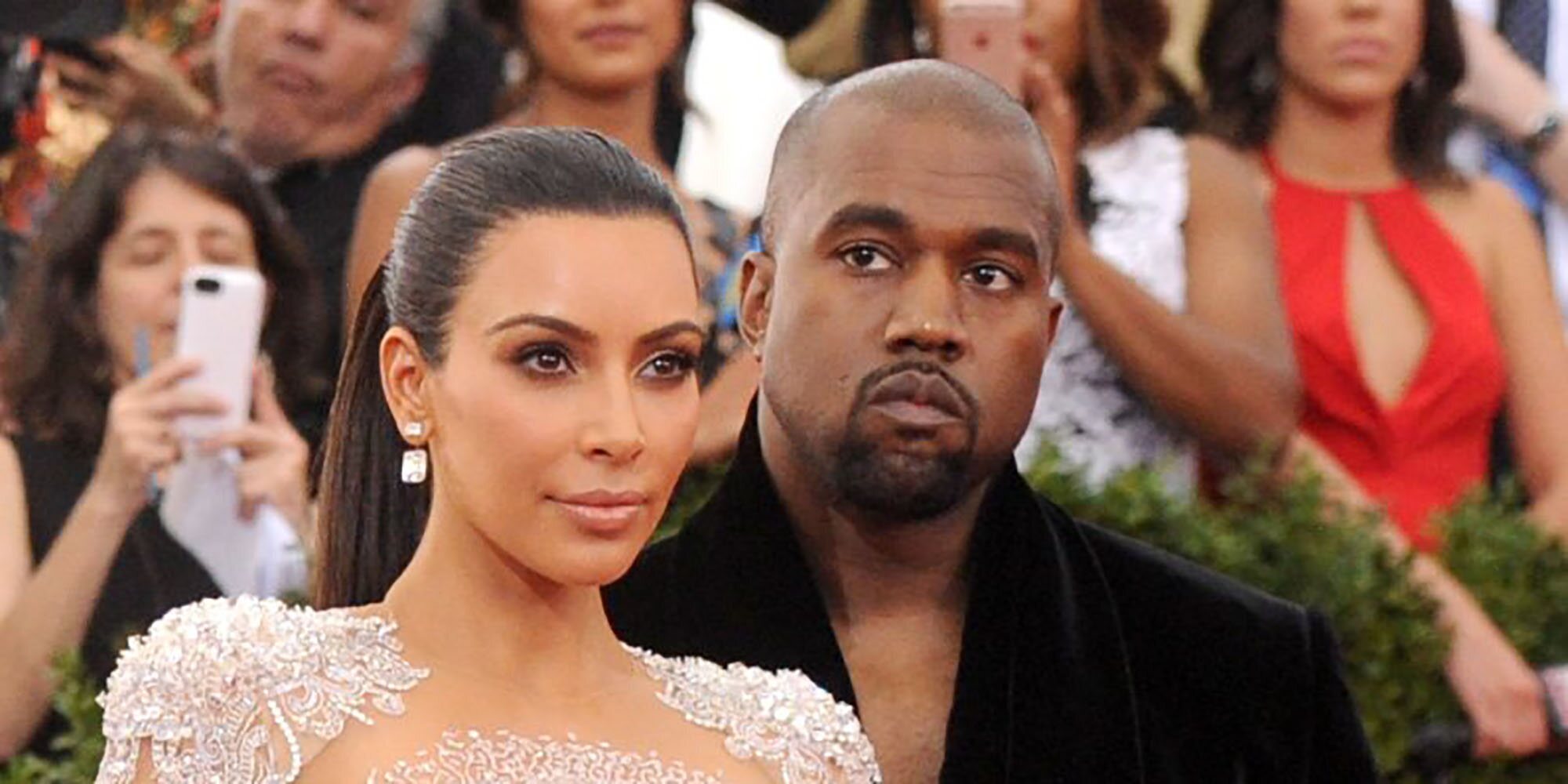 Kanye West se emociona delante de Kim Kardashian en la presentación de su disco: "Estoy perdiendo a mi familia"