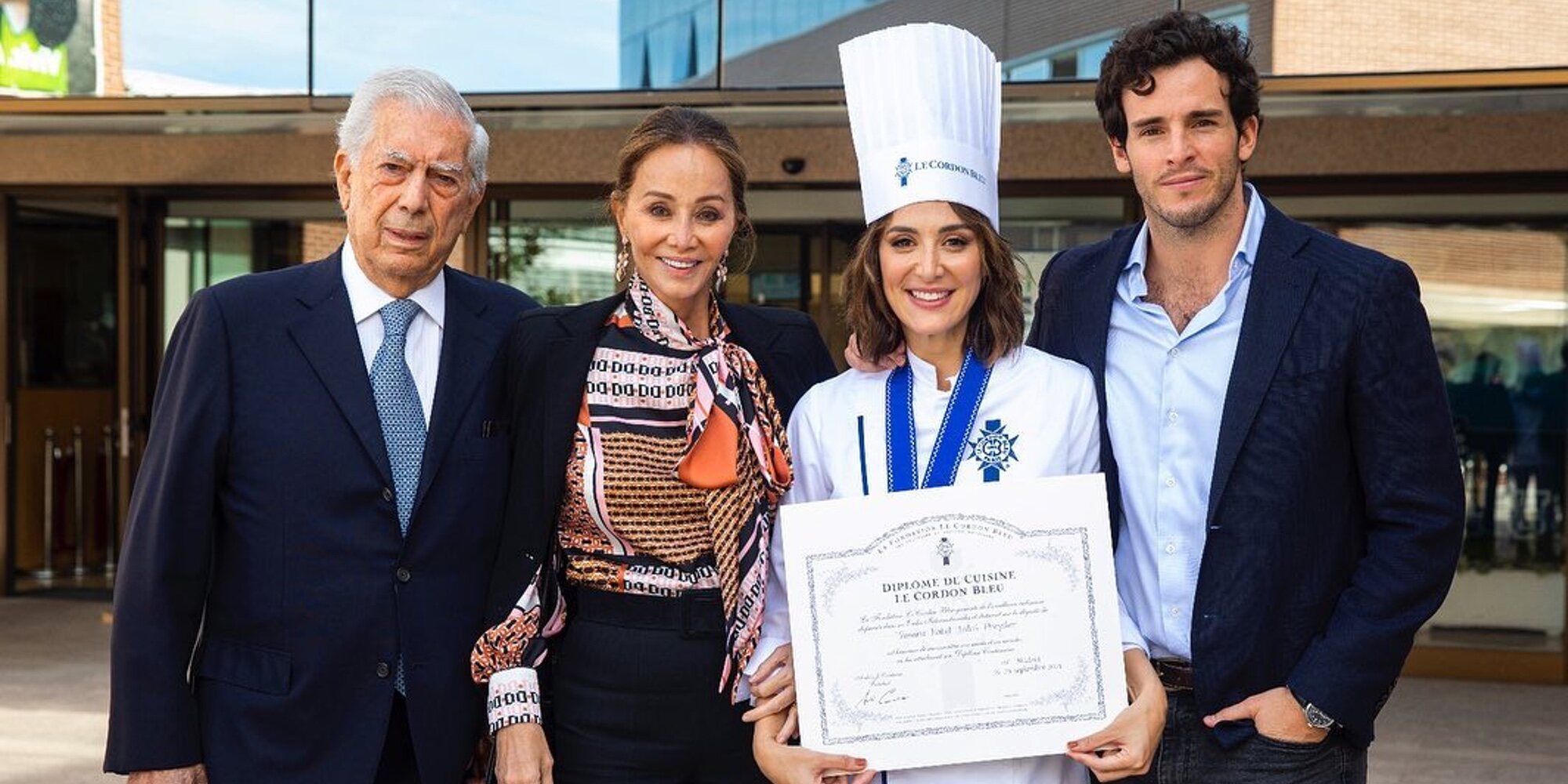 Tamara Falcó reúne a Mario Vargas Llosa, Isabel Preylser e Íñigo Onieva en su graduación como chef
