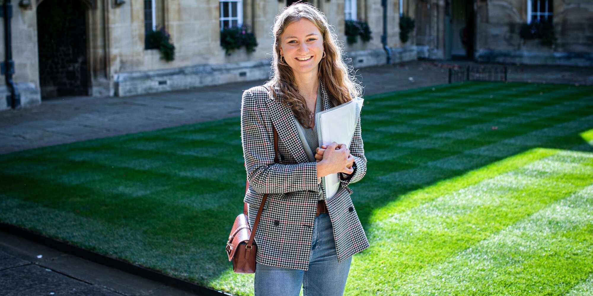 Isabel de Bélgica muestra cómo es su vida universitaria en Oxford