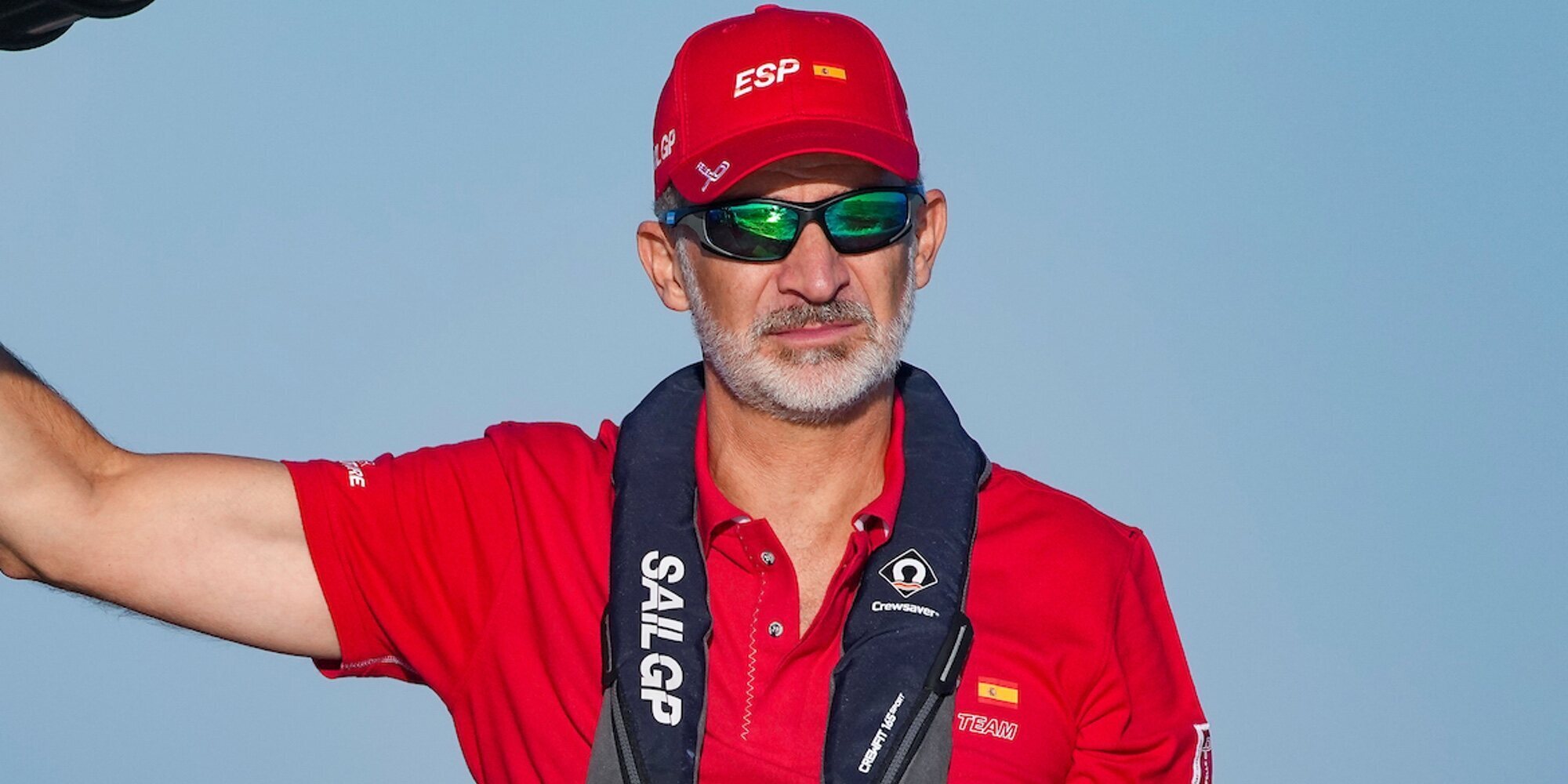 El Rey Felipe, un tripulante más en una competición de los catamaranes voladores más rápidos del mundo