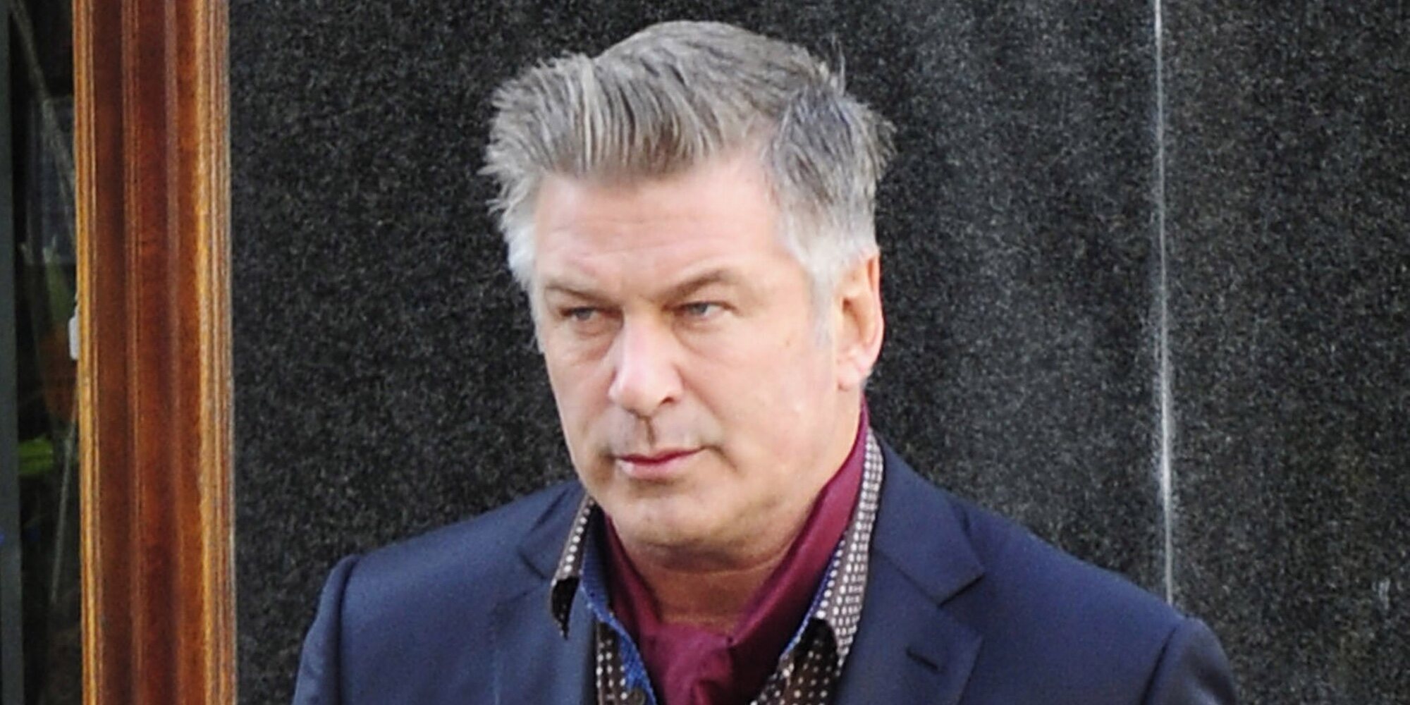 Alec Baldwin podría ser imputado por disparar mortalmente a una compañera en el rodaje de 'Rust'