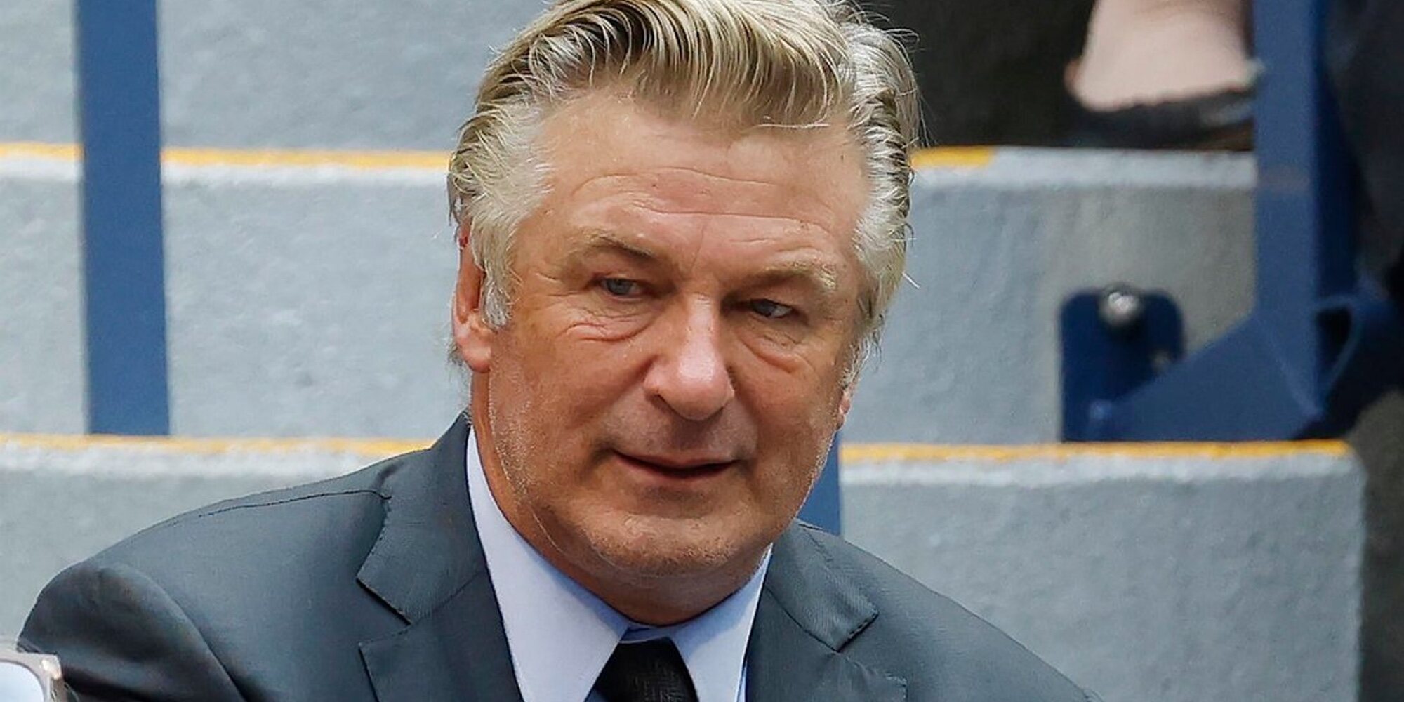 Alec Baldwin comparte las palabras de Terese Magpale, diseñadora de vestuario, defendiendo al equipo de 'Rust'