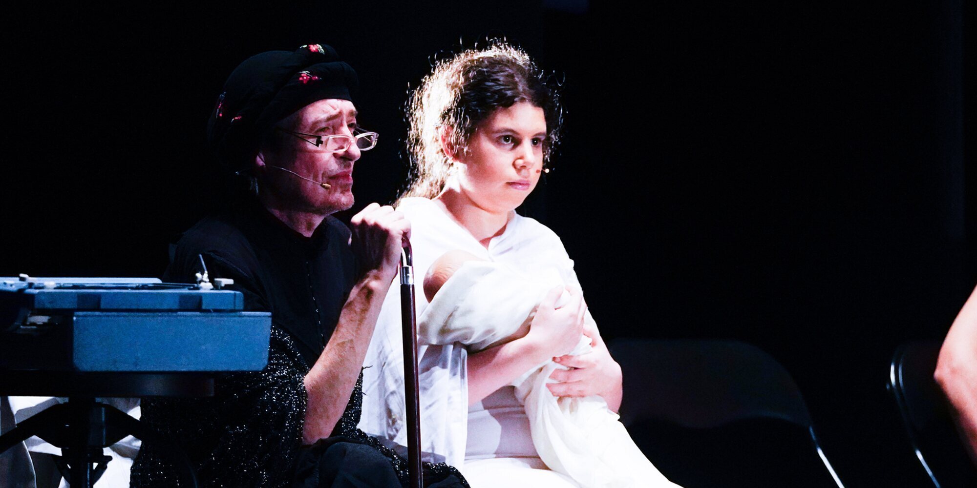 Carla Vigo recuerda a su bisabuela Menchu Álvarez del Valle y le dedica su debut teatral