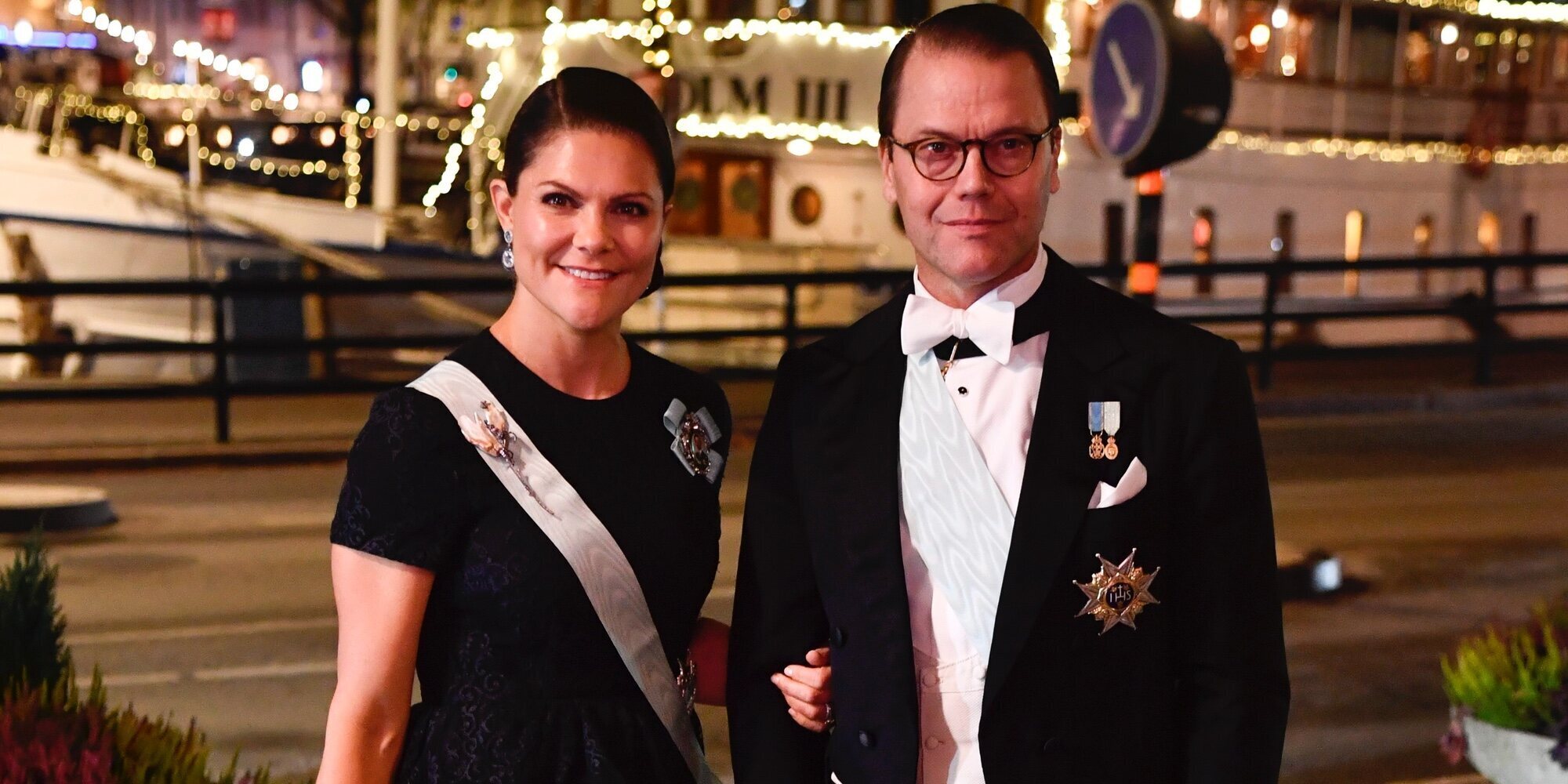 Victoria y Daniel de Suecia, noche de gala tras un escándalo, una visita con 'susto' y el ajetreo del príncipe perfecto