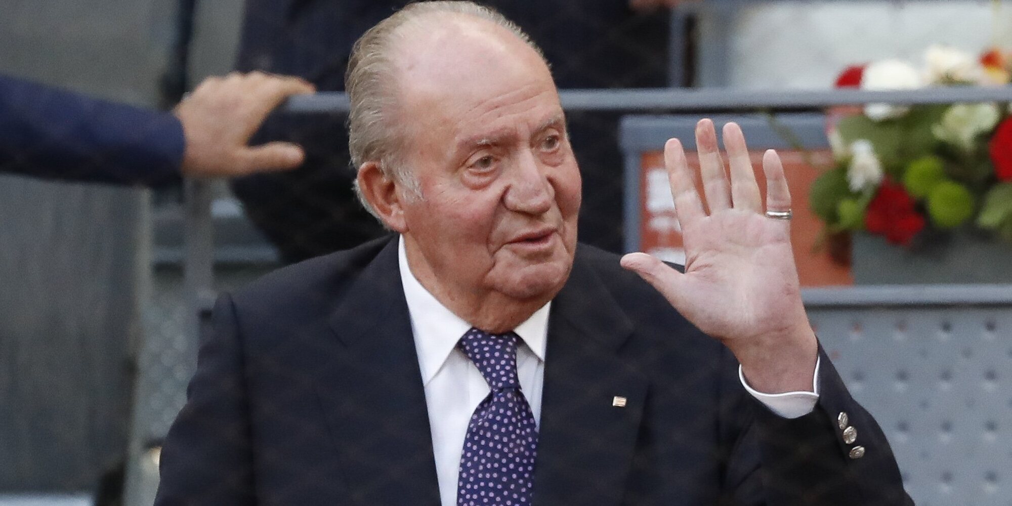 El Rey Juan Carlos reaparece públicamente en Abu Dabi durante un partido de Rafa Nadal