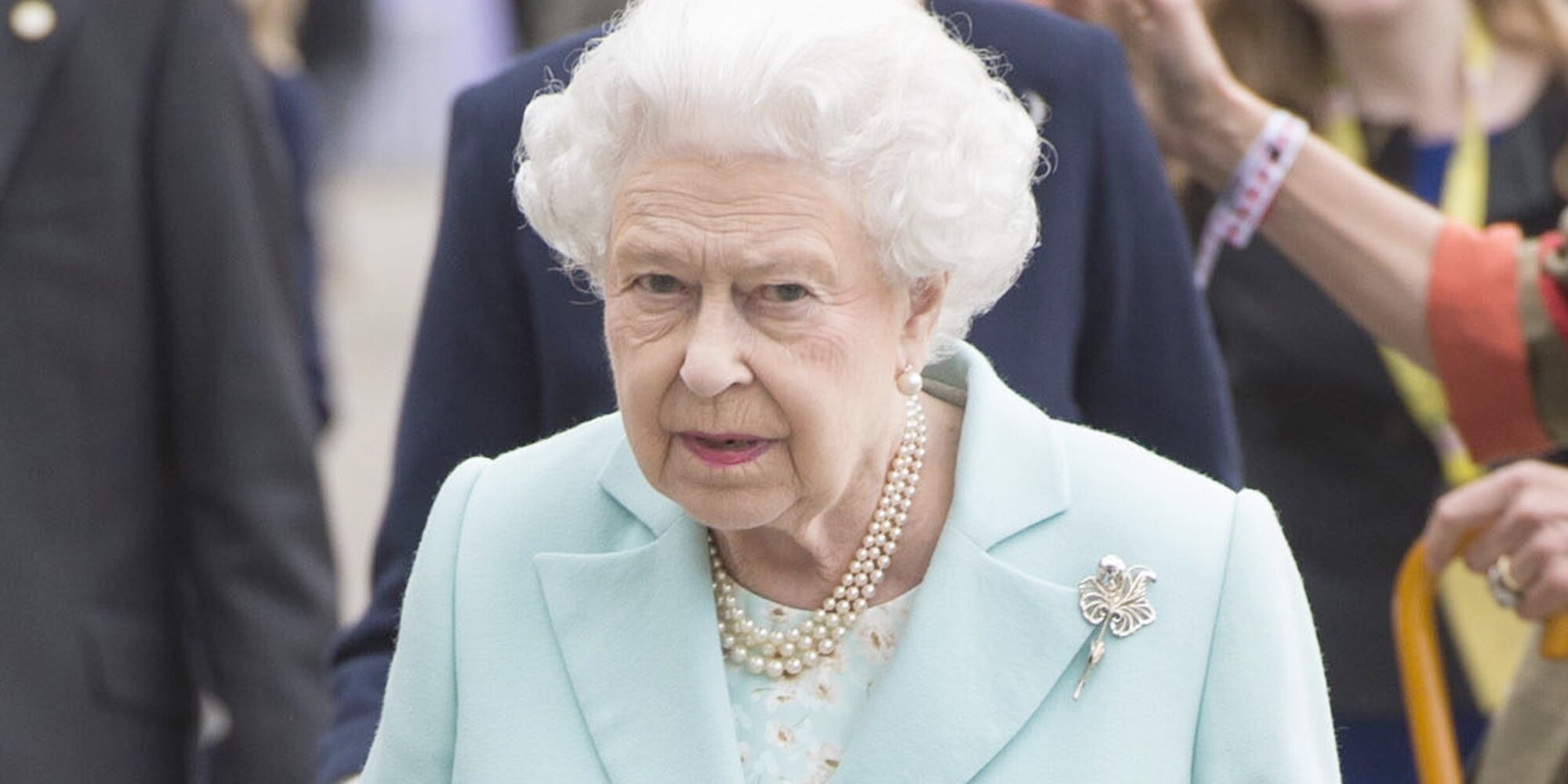 Los miembros de la Familia Real Británica que dejaron de ser o de usar el tratamiento de Alteza Real en el reinado de Isabel II