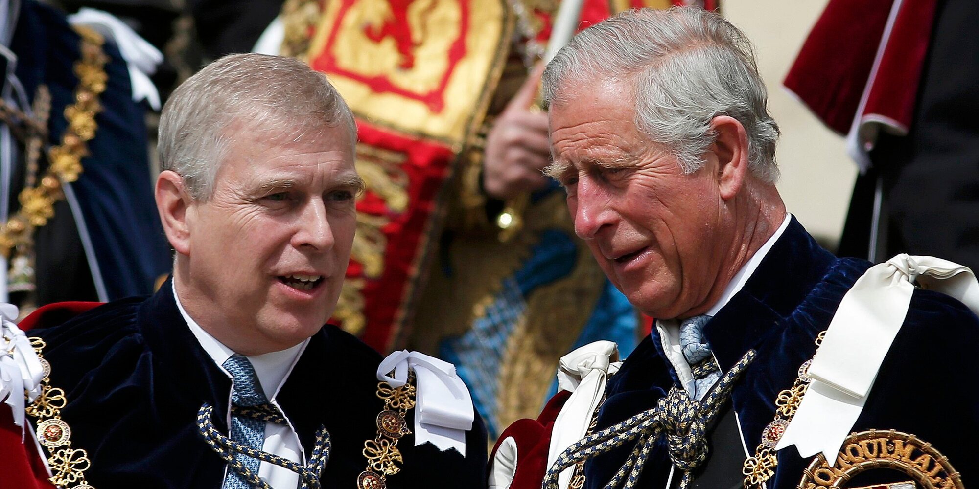 El Príncipe Carlos y el Príncipe Guillermo presionan al Príncipe Andrés para cerrar un acuerdo extrajudicial