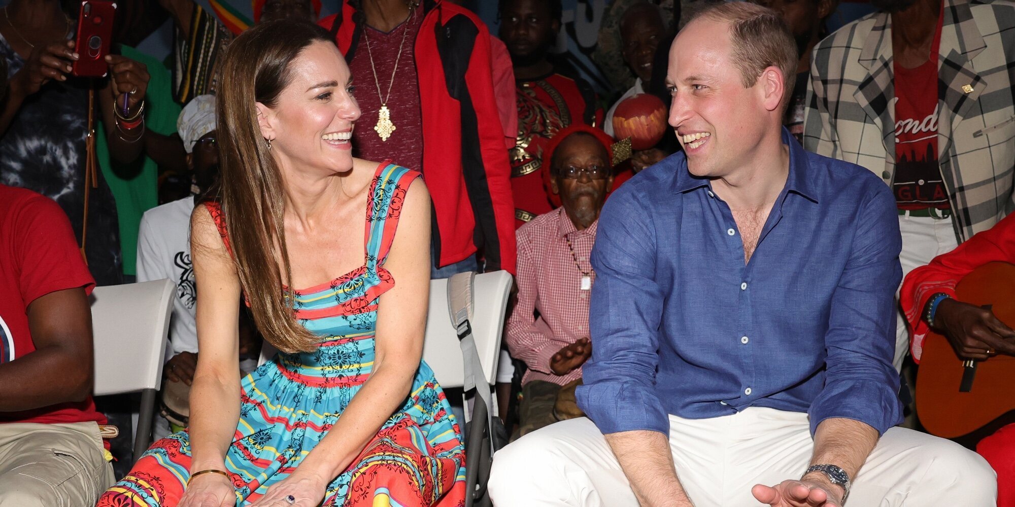 El Príncipe Guillermo y Kate Middleton, de bucear en Belice a jugar al fútbol y tocar el bongó en Jamaica